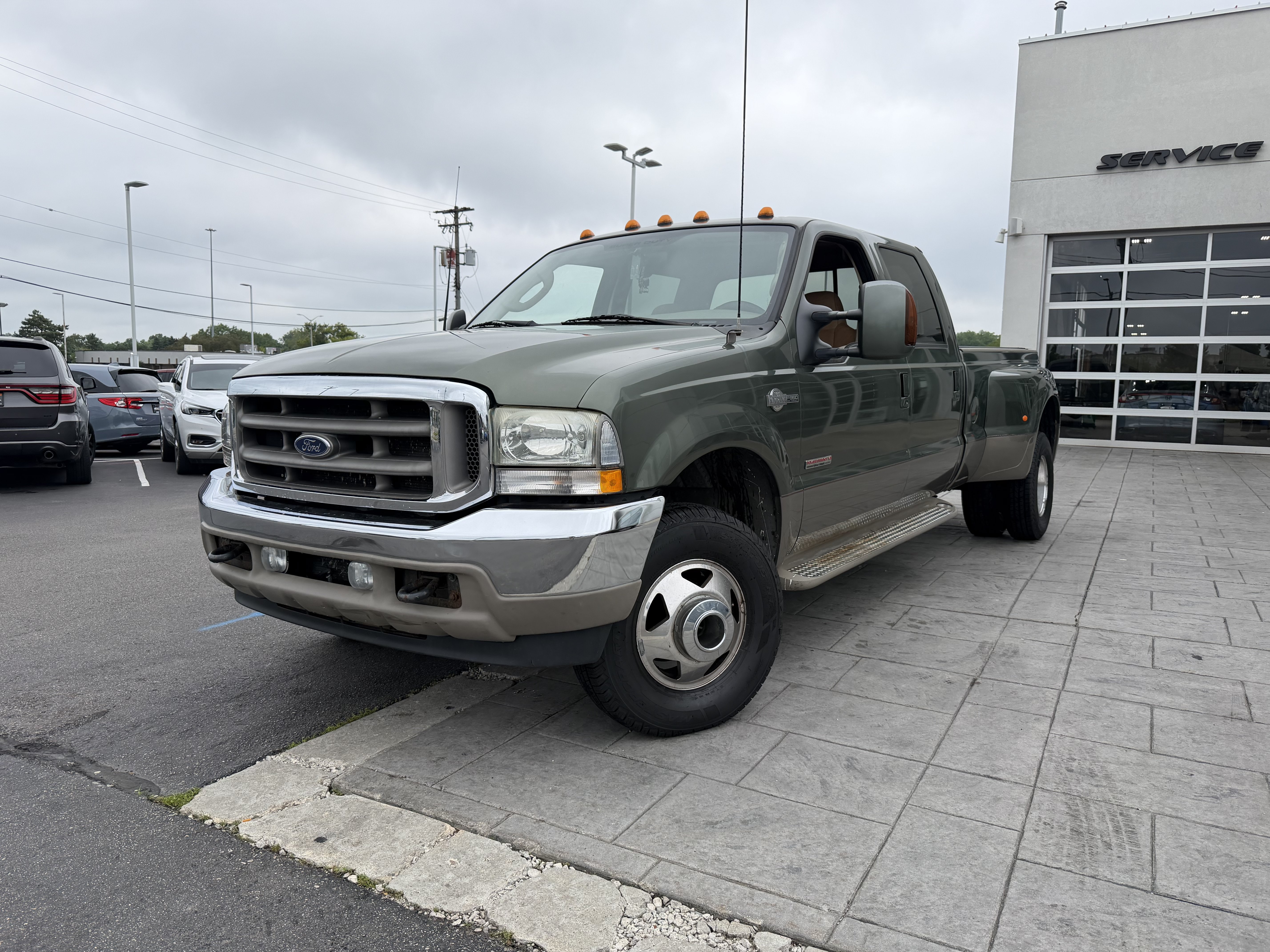Used 2003 Ford F350 Lariat AWD/4WD video 1