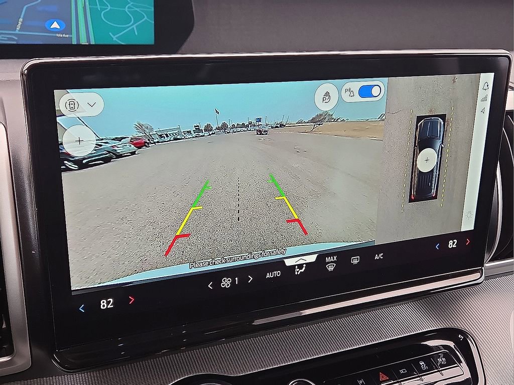 Used 2025 Ford Expedition Active image 26