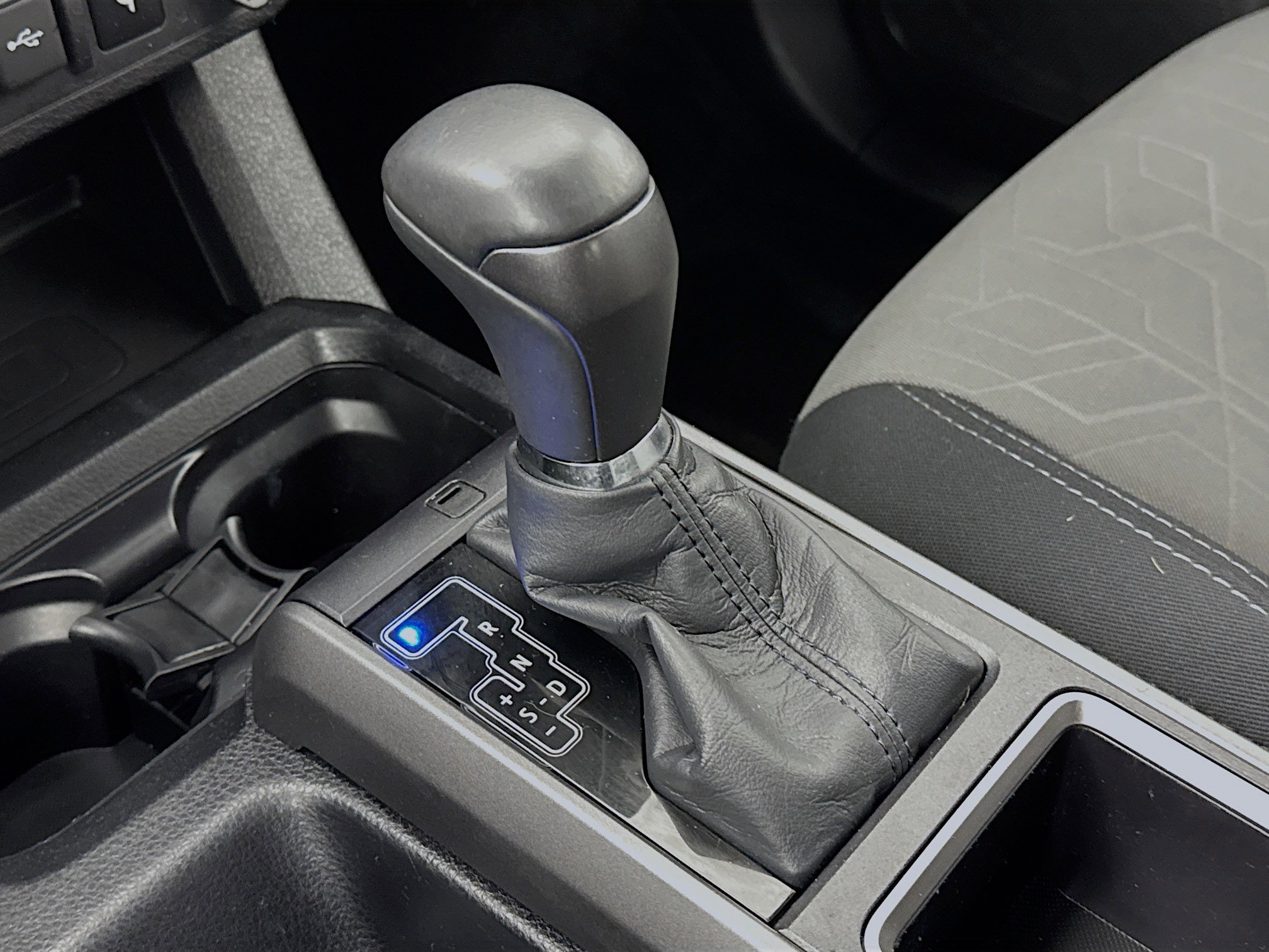 Used 2022 Toyota Tacoma TRD Off-Road image 16