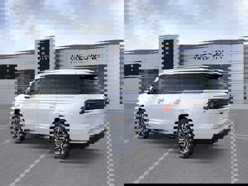 New 2025 Lincoln Navigator Reserve image 4