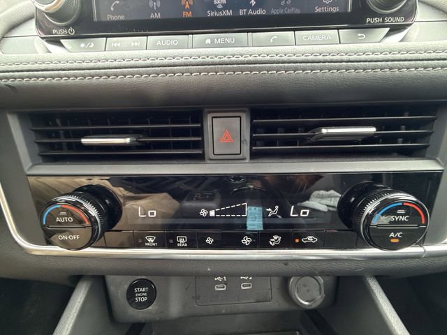 Used 2024 Nissan Rogue SV AWD/4WD image 18