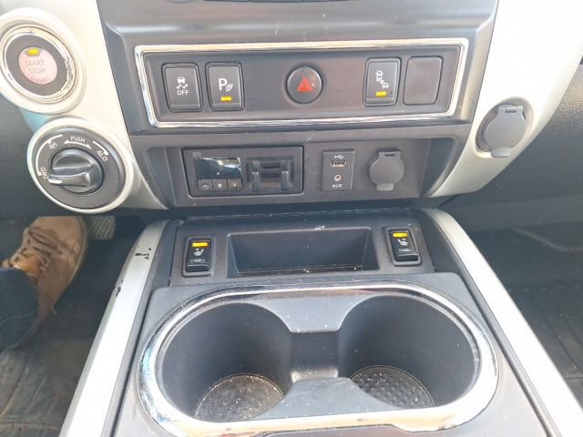 Used 2018 Nissan Titan SV image 18