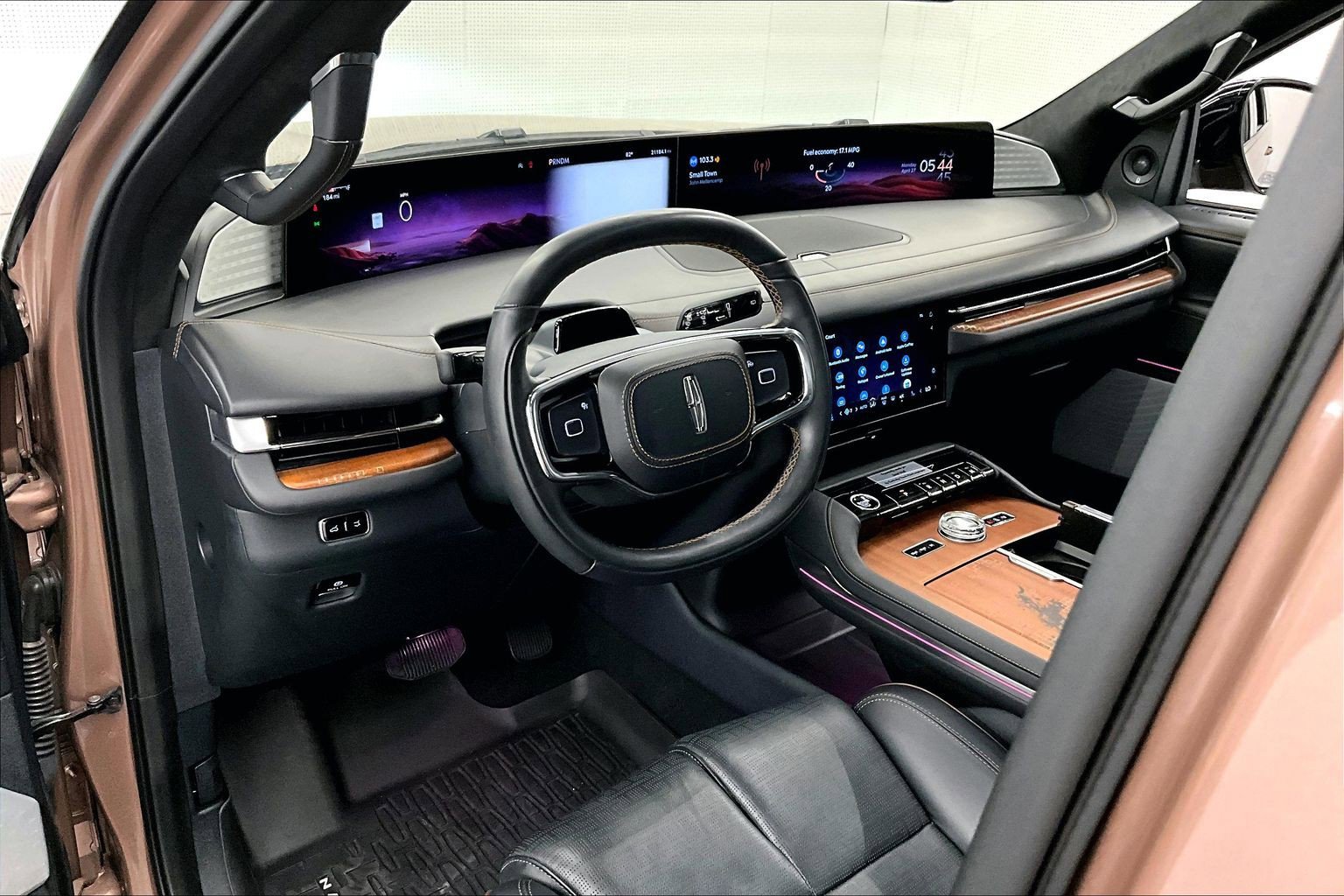 Used 2025 Lincoln Navigator Black Label AWD/4WD image 15