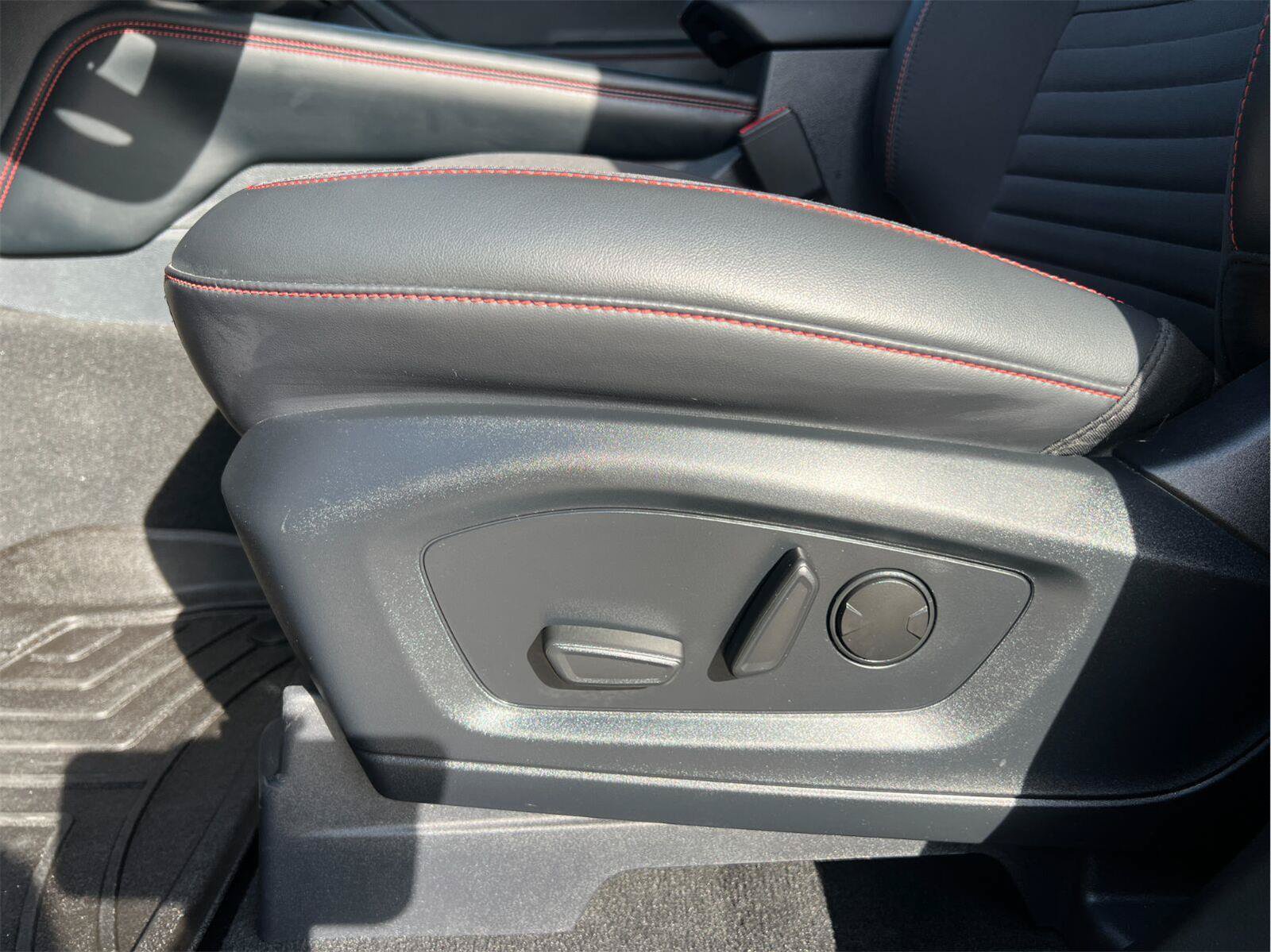 Certified 2026 Ford Explorer ST-Line w/ ST-Line Street Pack RWD image 19