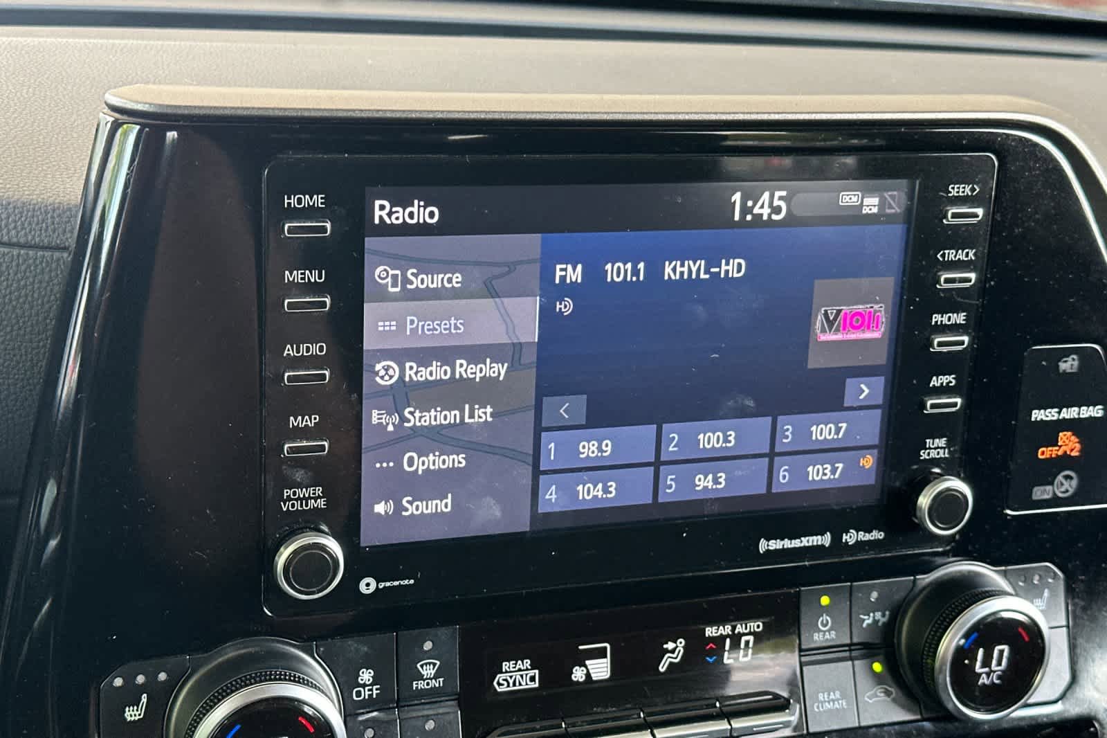 Used 2022 Toyota Highlander XLE AWD/4WD image 21