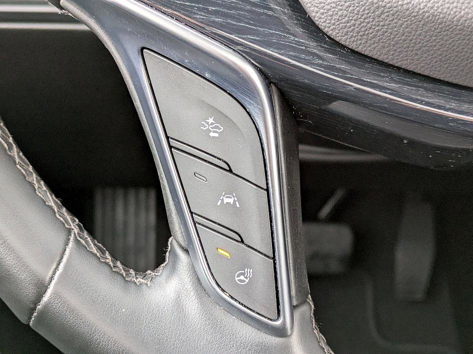 Certified 2025 Cadillac XT5 Premium Luxury image 18