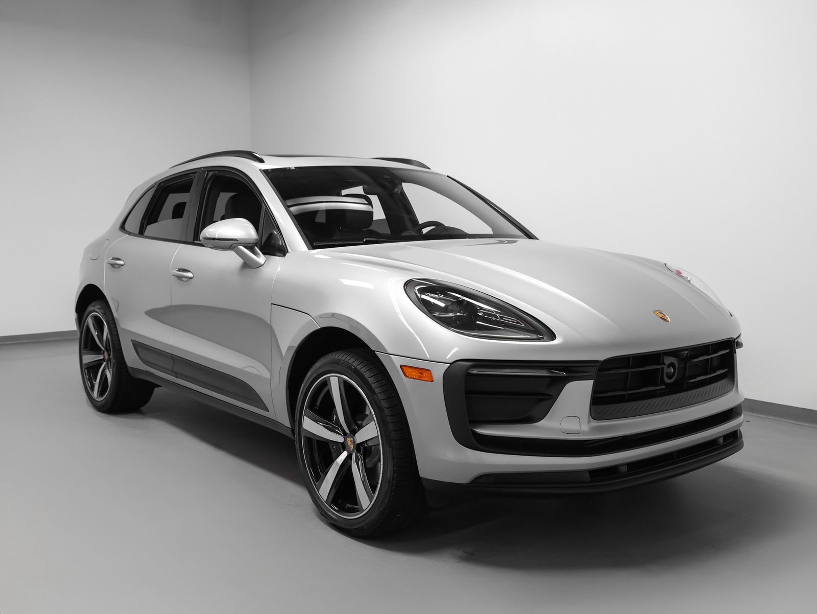 New 2026 Porsche Macan AWD/4WD image 10