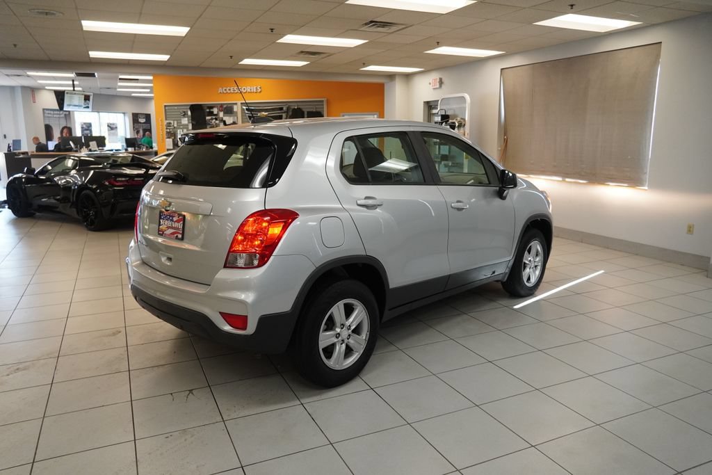 Used 2020 Chevrolet Trax LS AWD/4WD image 16