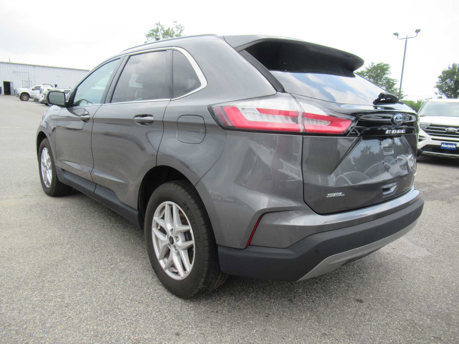 Used 2023 Ford Edge SEL AWD/4WD image 7