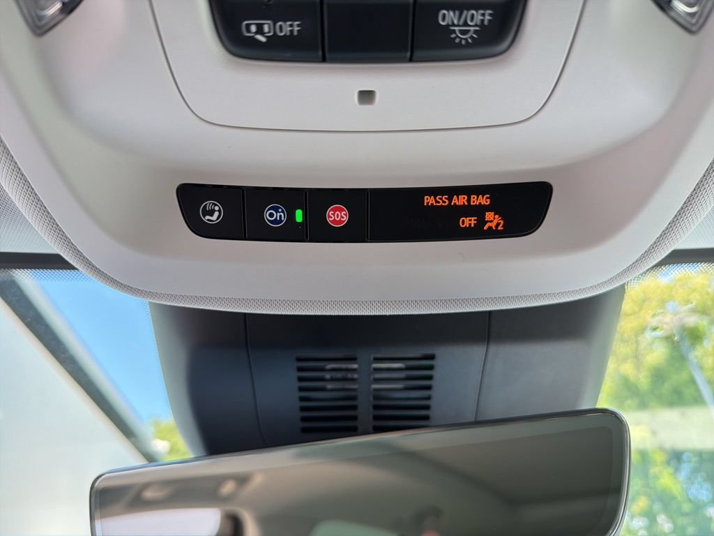 Used 2024 Buick Envision Avenir AWD/4WD image 86