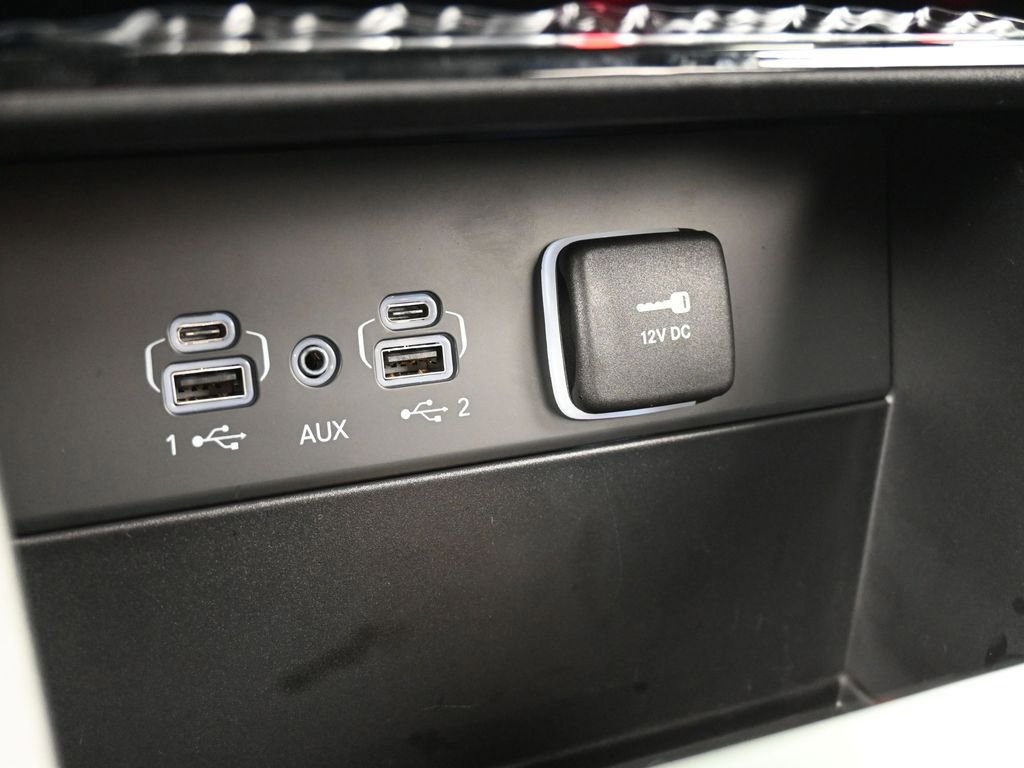 Used 2025 Jeep Grand Cherokee Laredo image 25