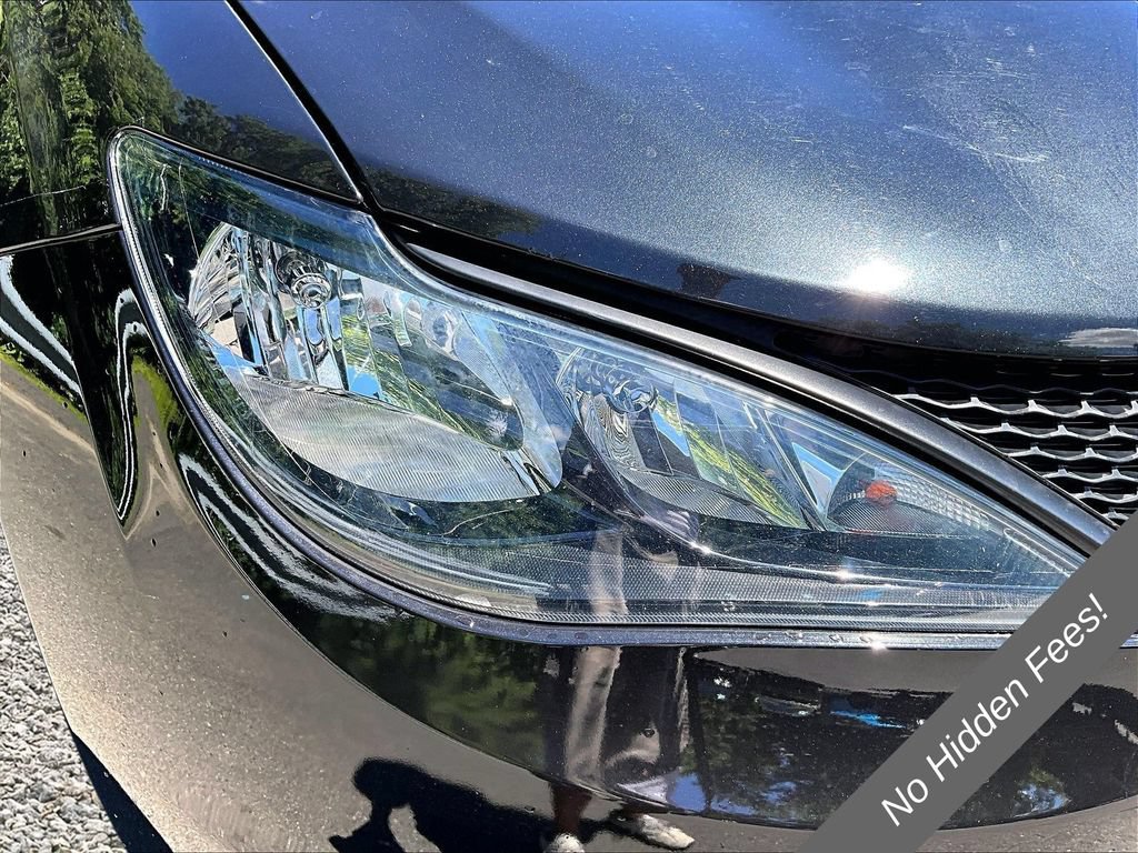 Used 2023 Chrysler Voyager LX FWD image 27