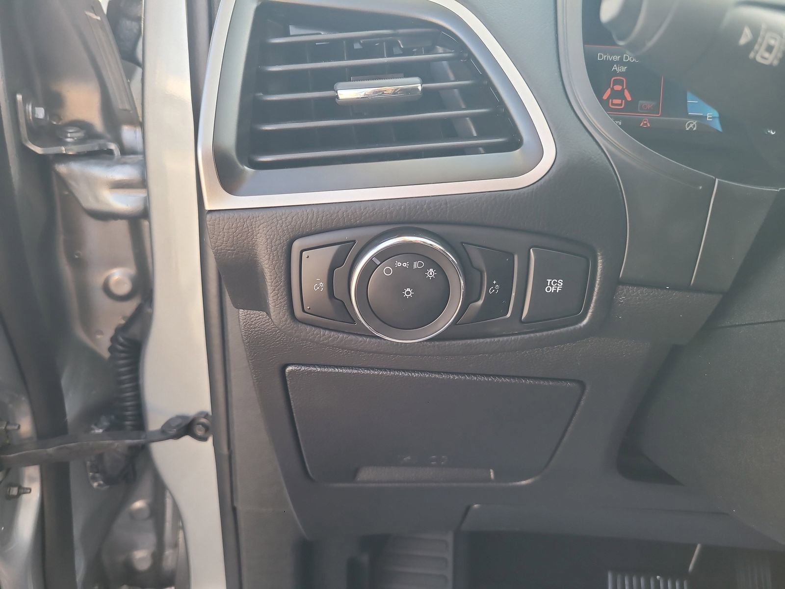 Used 2024 Ford Edge SE AWD/4WD image 16