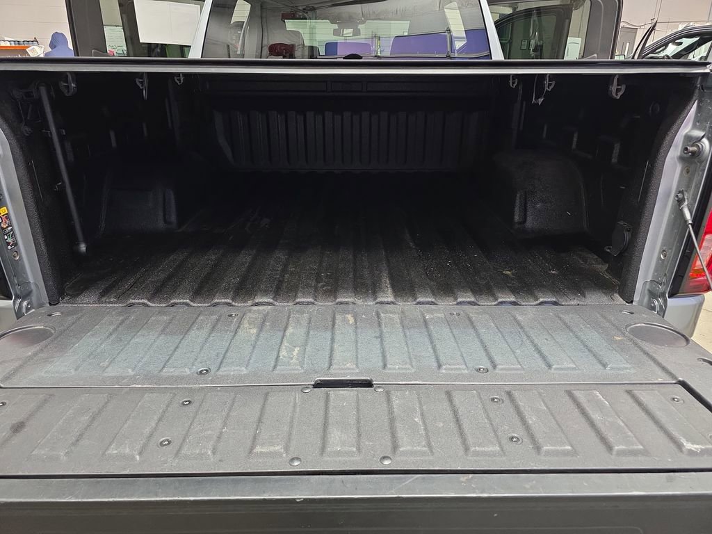 Used 2024 GMC Sierra 1500 SLT image 12