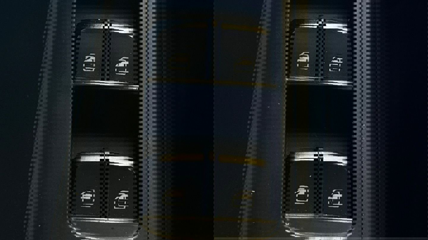 Used 2011 Audi A5 2.0T Premium image 33