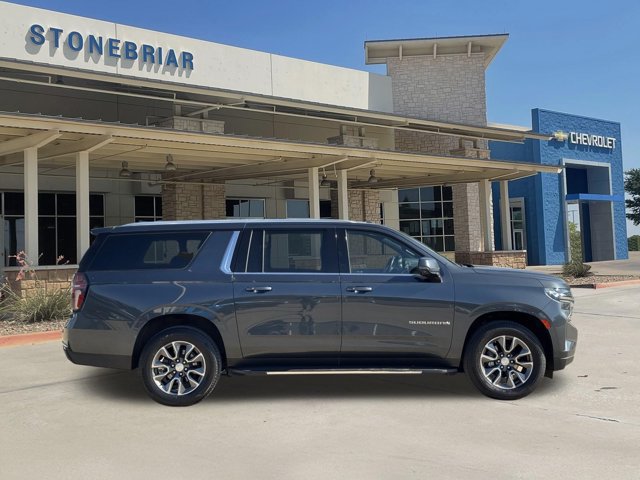 Used 2021 Chevrolet Suburban LT w/ LT Signature Package AWD/4WD image 4
