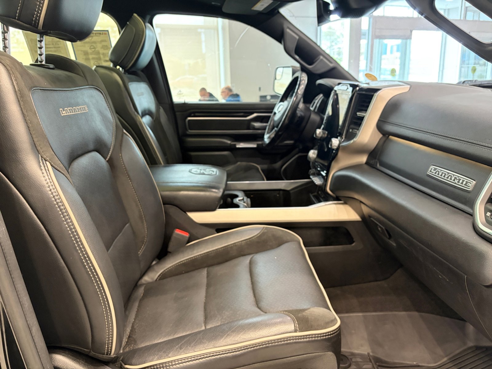 Used 2019 RAM 1500 Laramie AWD/4WD image 28