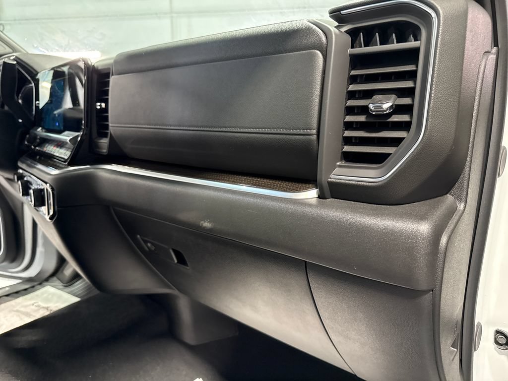 Used 2025 Chevrolet Silverado 2500 LT w/ Convenience Package AWD/4WD image 35