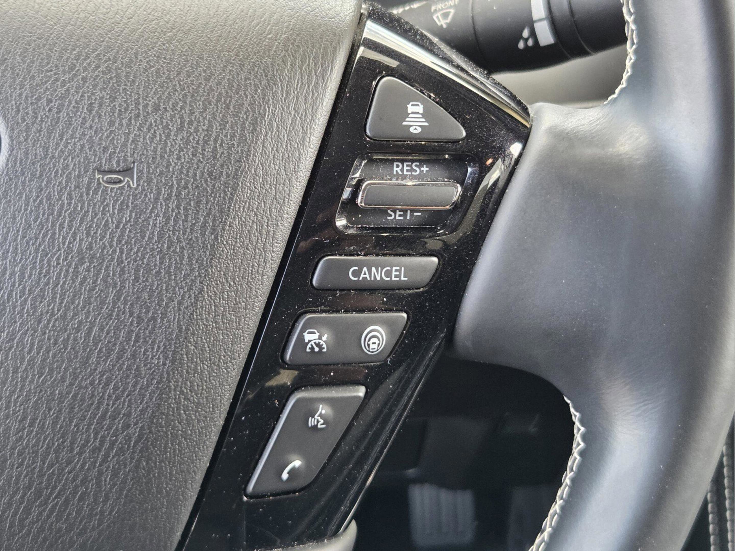 Used 2023 INFINITI QX80 Premium Select w/ All-Season Package RWD image 12