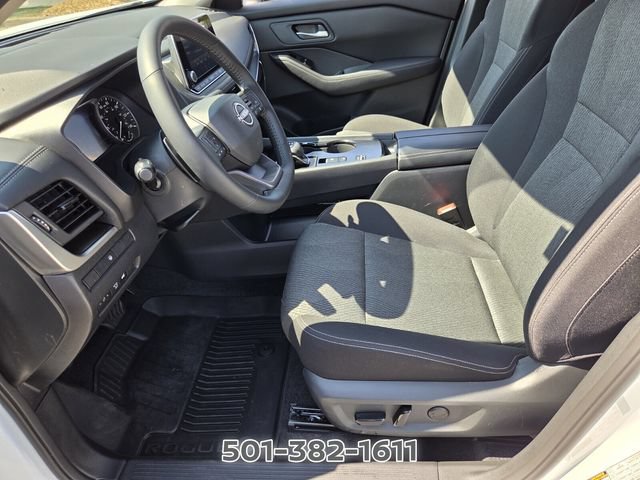 Certified 2026 Nissan Rogue SV FWD image 9