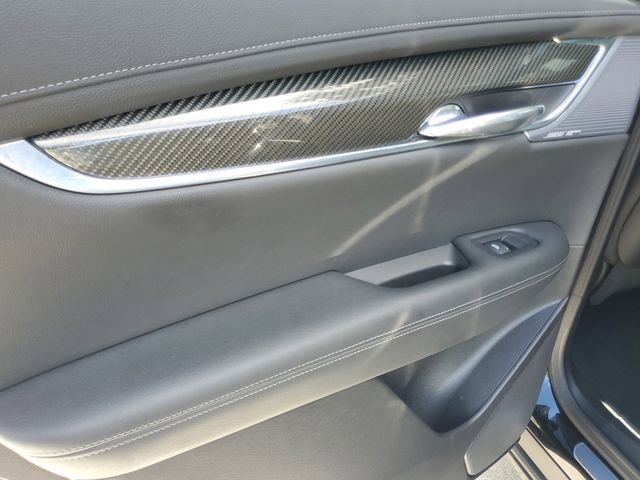 Used 2023 Cadillac XT6 Sport w/ Technology Package image 14