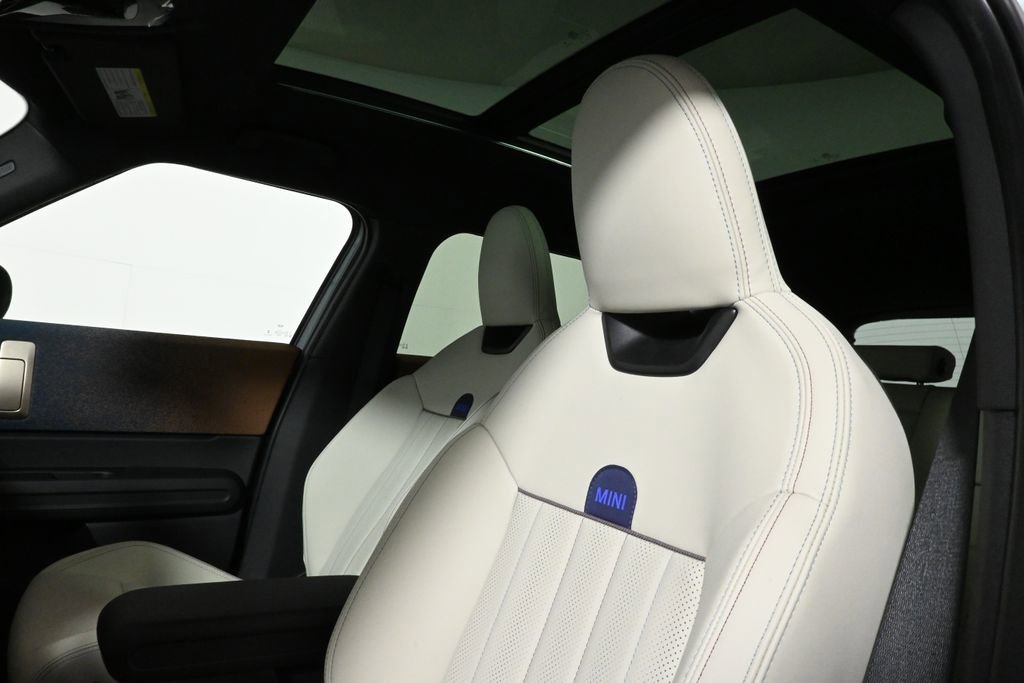 Used 2025 MINI Cooper Countryman S w/ Comfort Package Max image 16