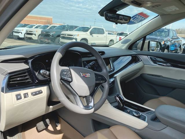 Used 2022 Cadillac XT6 Premium Luxury w/ Technology Package FWD image 10