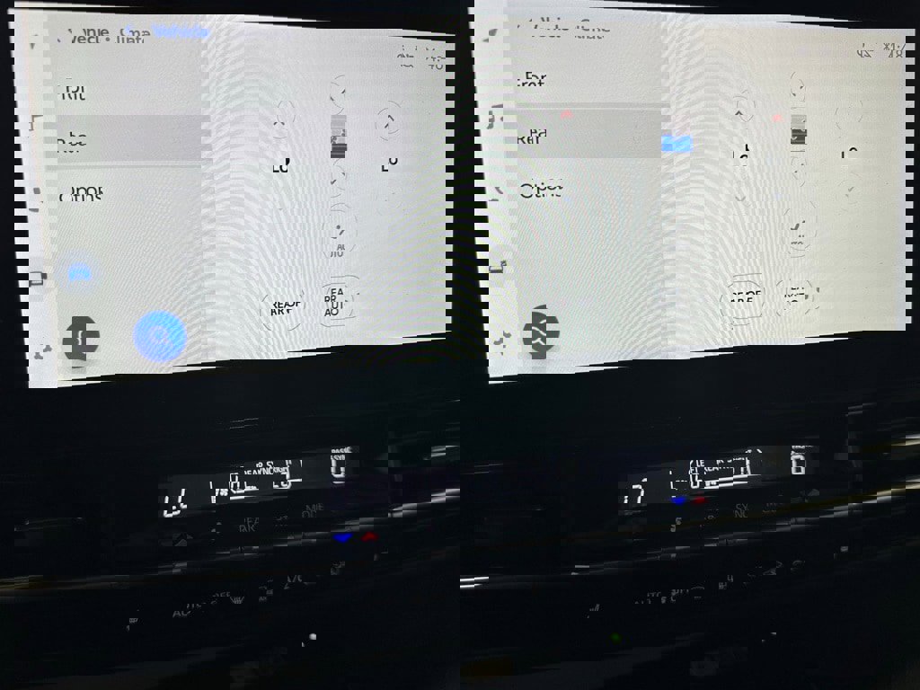 Used 2025 Toyota Sienna XSE image 32