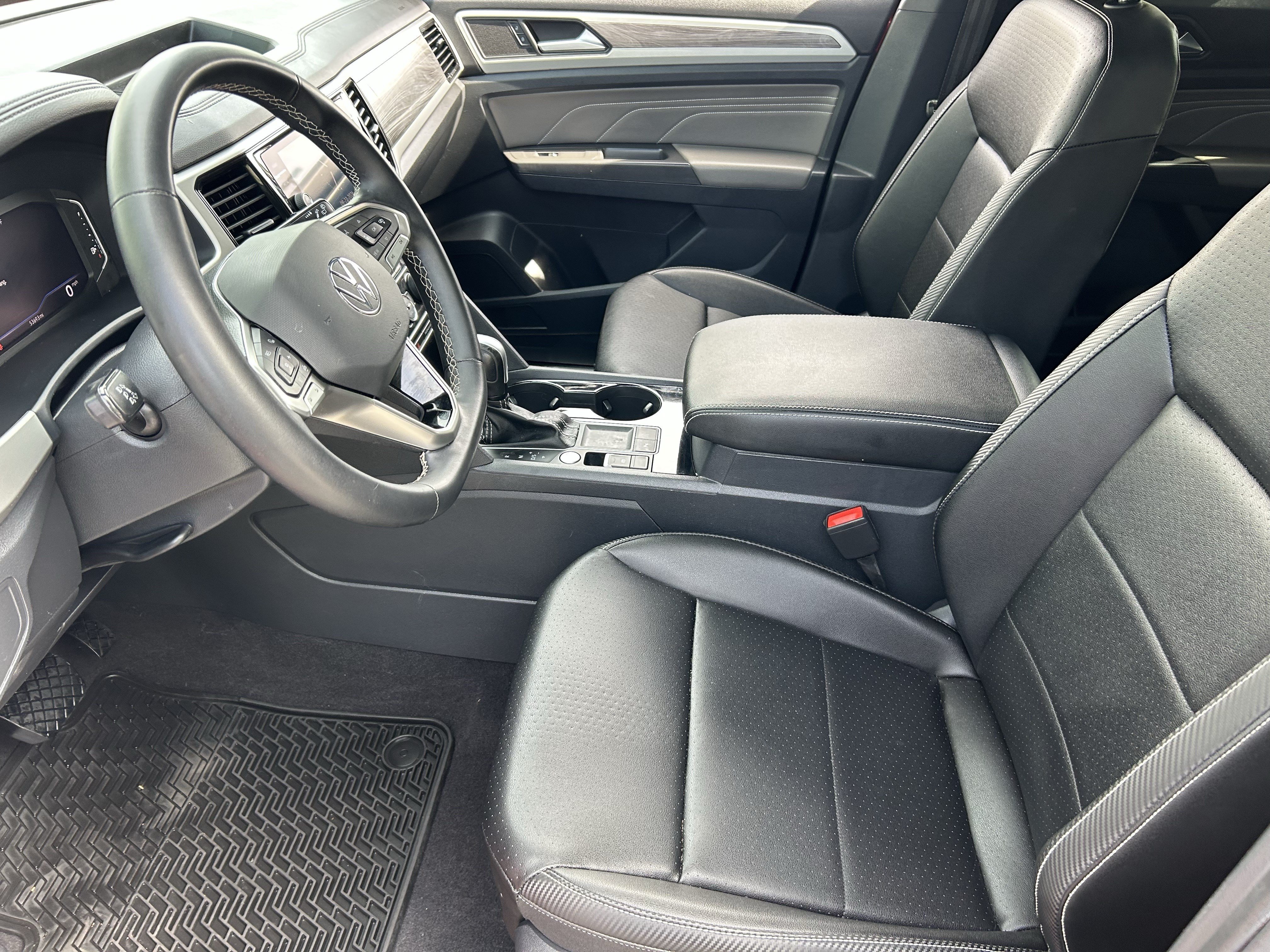 Used 2023 Volkswagen Atlas Cross Sport SE w/ Panoramic Sunroof Package FWD image 17