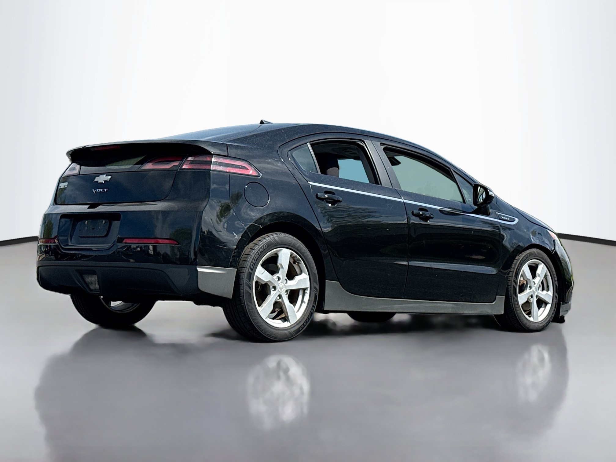 Used 2012 Chevrolet Volt FWD image 2