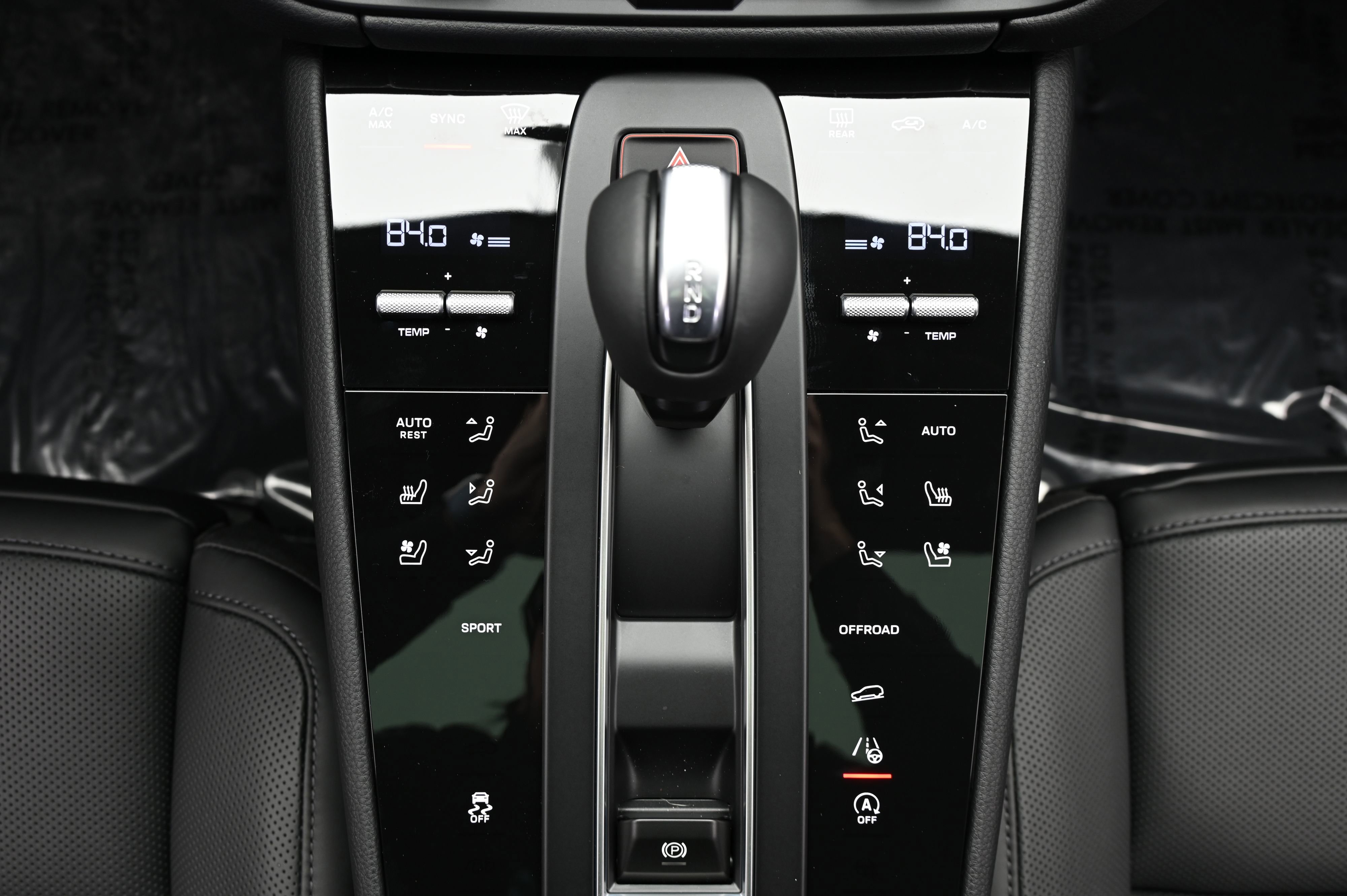 Used 2025 Porsche Macan image 42