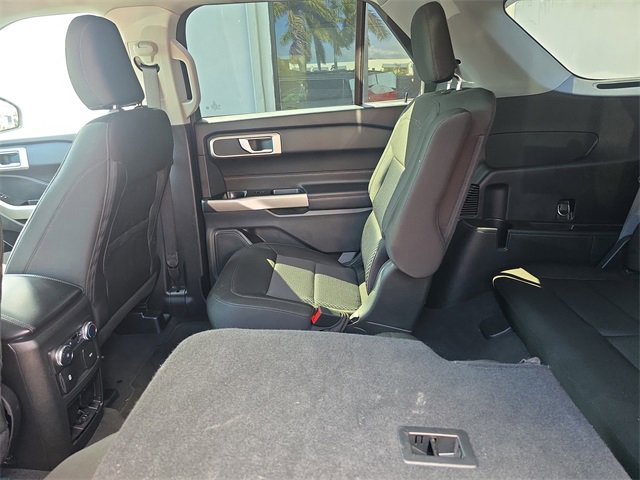 Used 2022 Ford Explorer XLT image 11