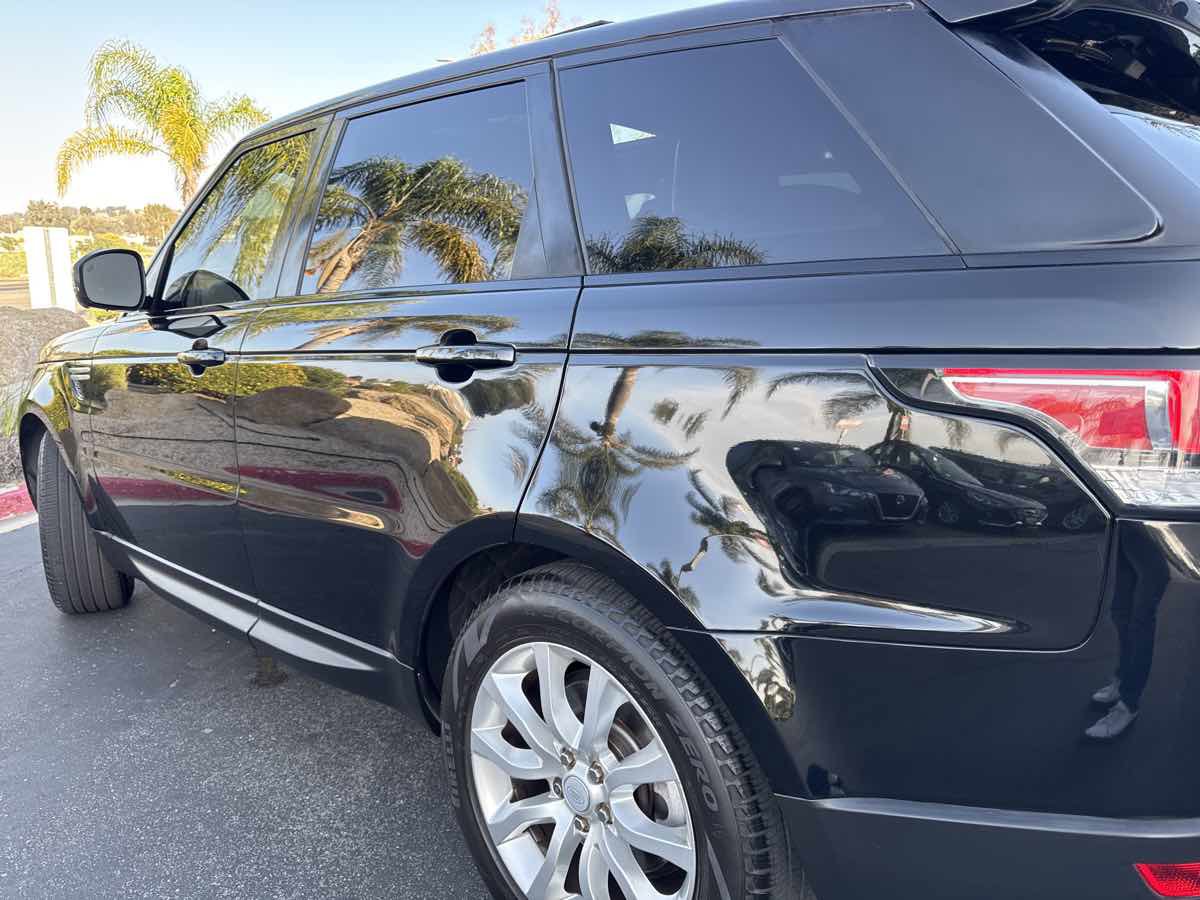 Used 2016 Land Rover Range Rover Sport HSE image 16