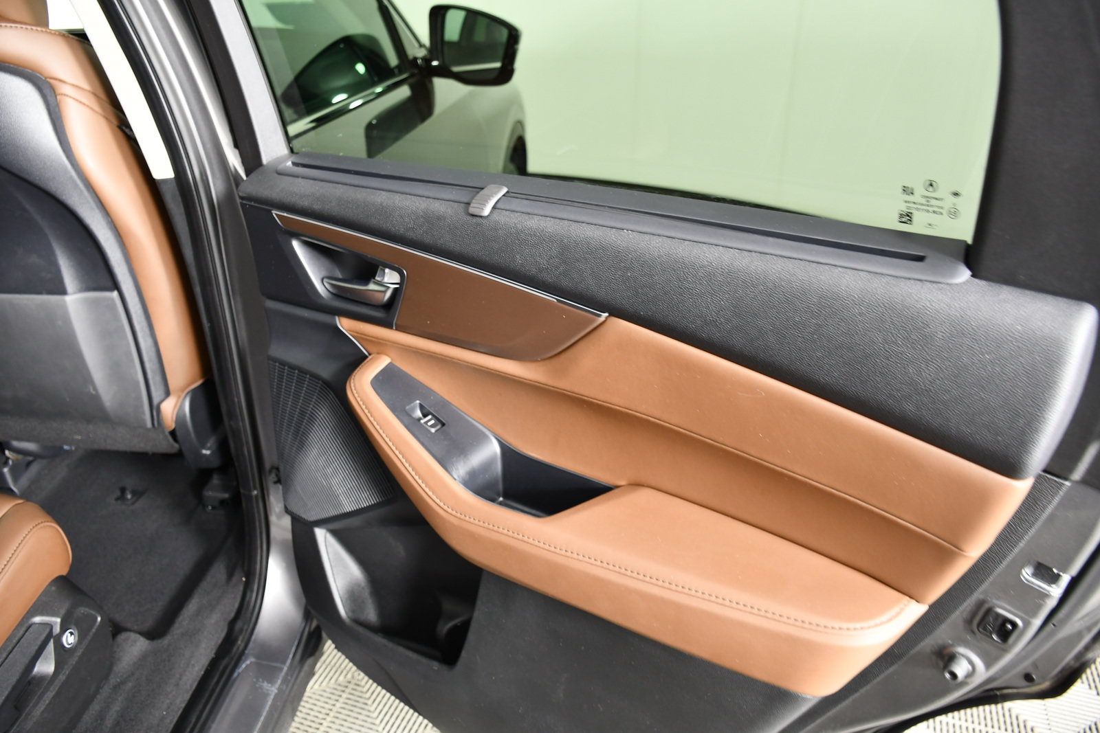 Certified 2024 Acura MDX SH-AWD w/ Technology Package image 43