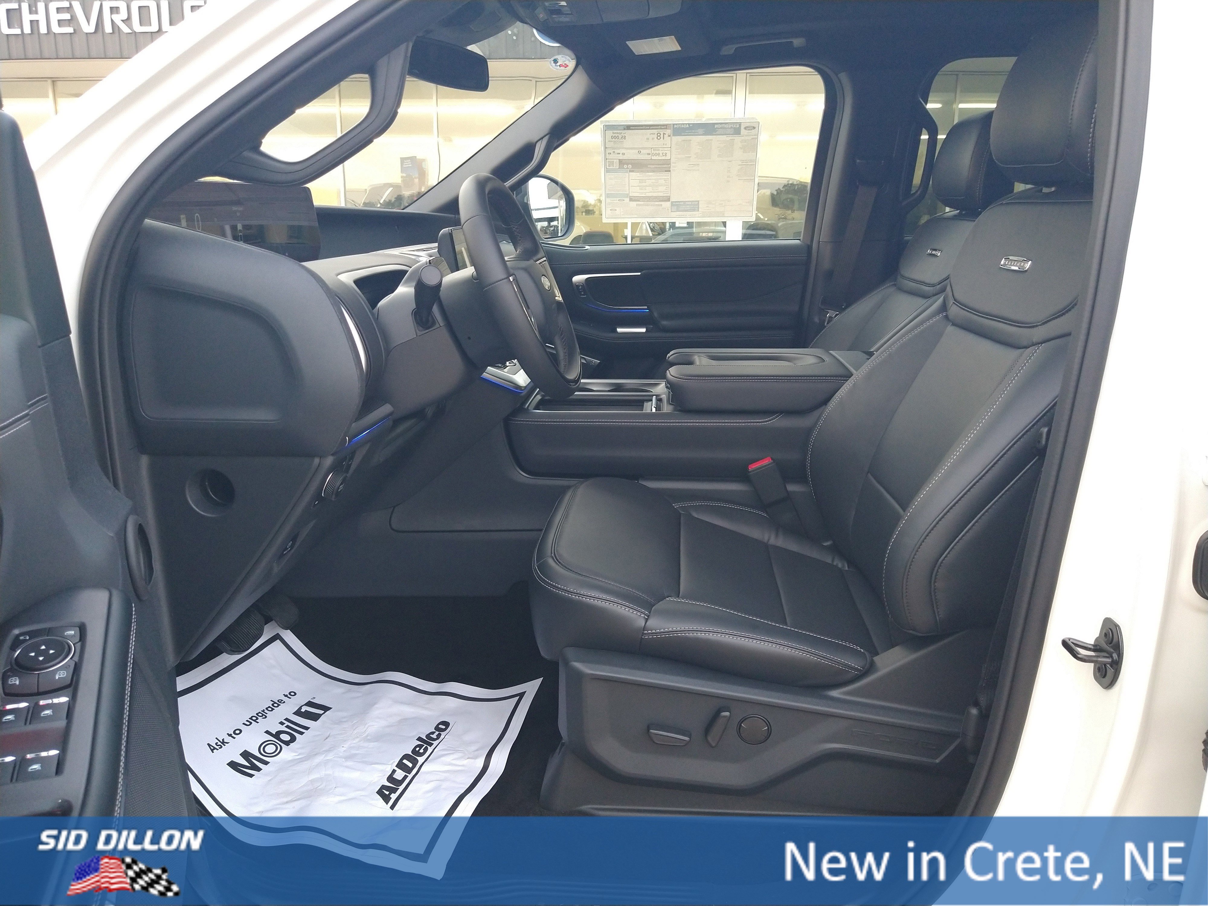New 2025 Ford Expedition Platinum image 4