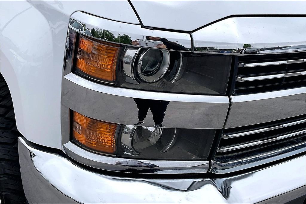 Used 2018 Chevrolet Silverado 3500 W/T AWD/4WD image 38