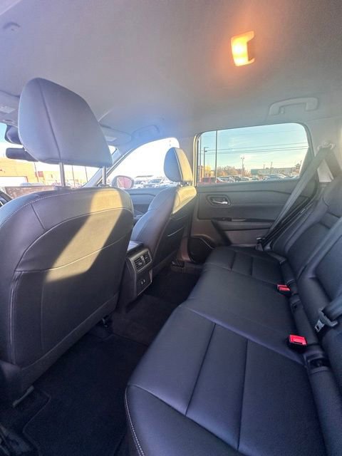 Certified 2024 Nissan Rogue SL AWD/4WD image 30