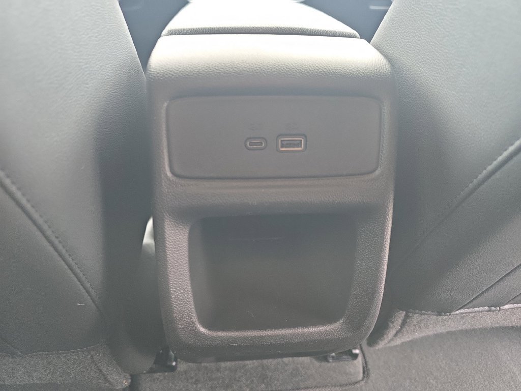 Used 2025 Chevrolet Trax LT w/ LT Convenience Package FWD image 17