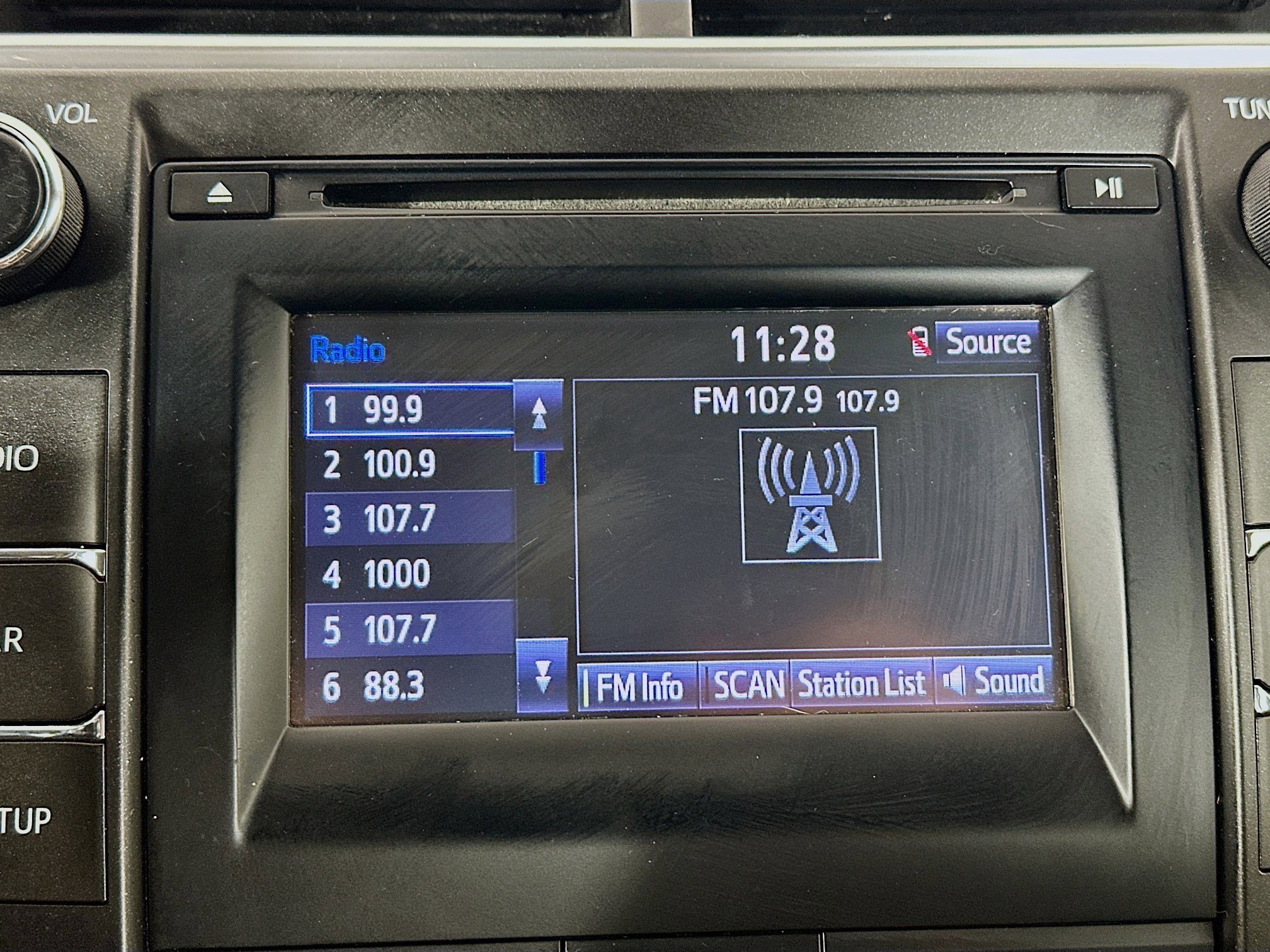 Used 2016 Toyota Camry SE image 18