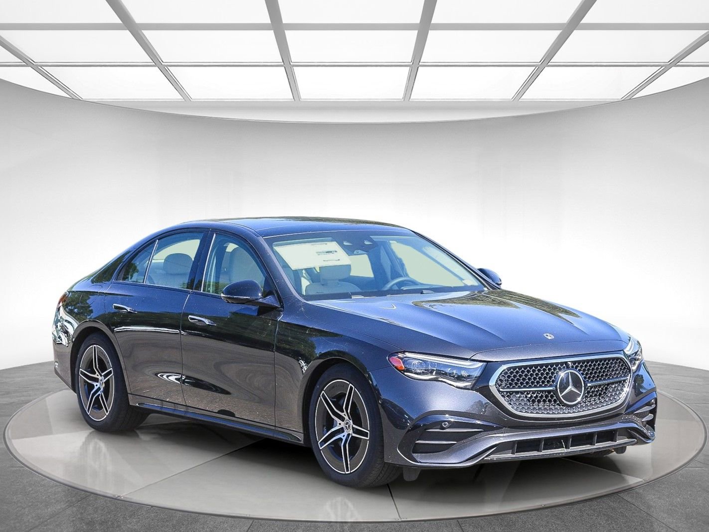 New 2025 Mercedes-Benz E 350 4MATIC Sedan image 5