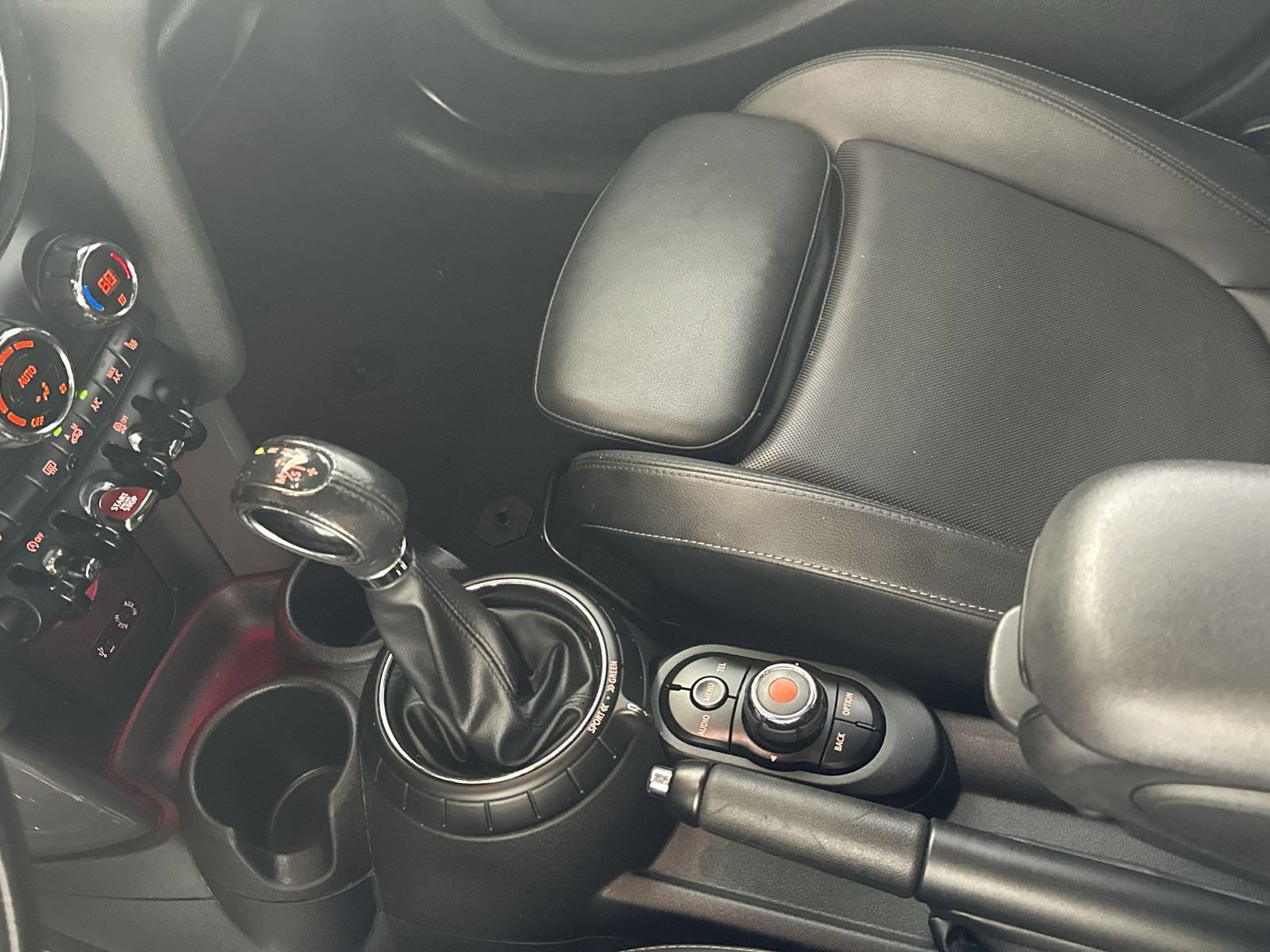Used 2016 MINI Cooper 4-Door Hardtop FWD image 21