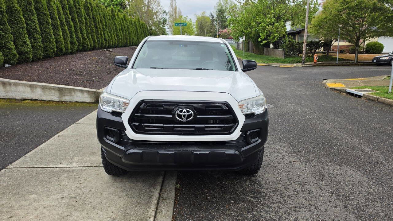 Used 2016 Toyota Tacoma SR RWD image 2