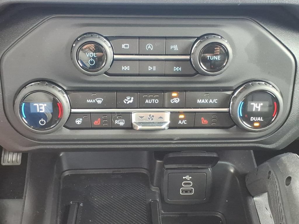 Used 2026 Ford Bronco Outer Banks w/ Sasquatch Package AWD/4WD image 19