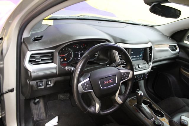 Used 2017 GMC Acadia SLE AWD/4WD image 14