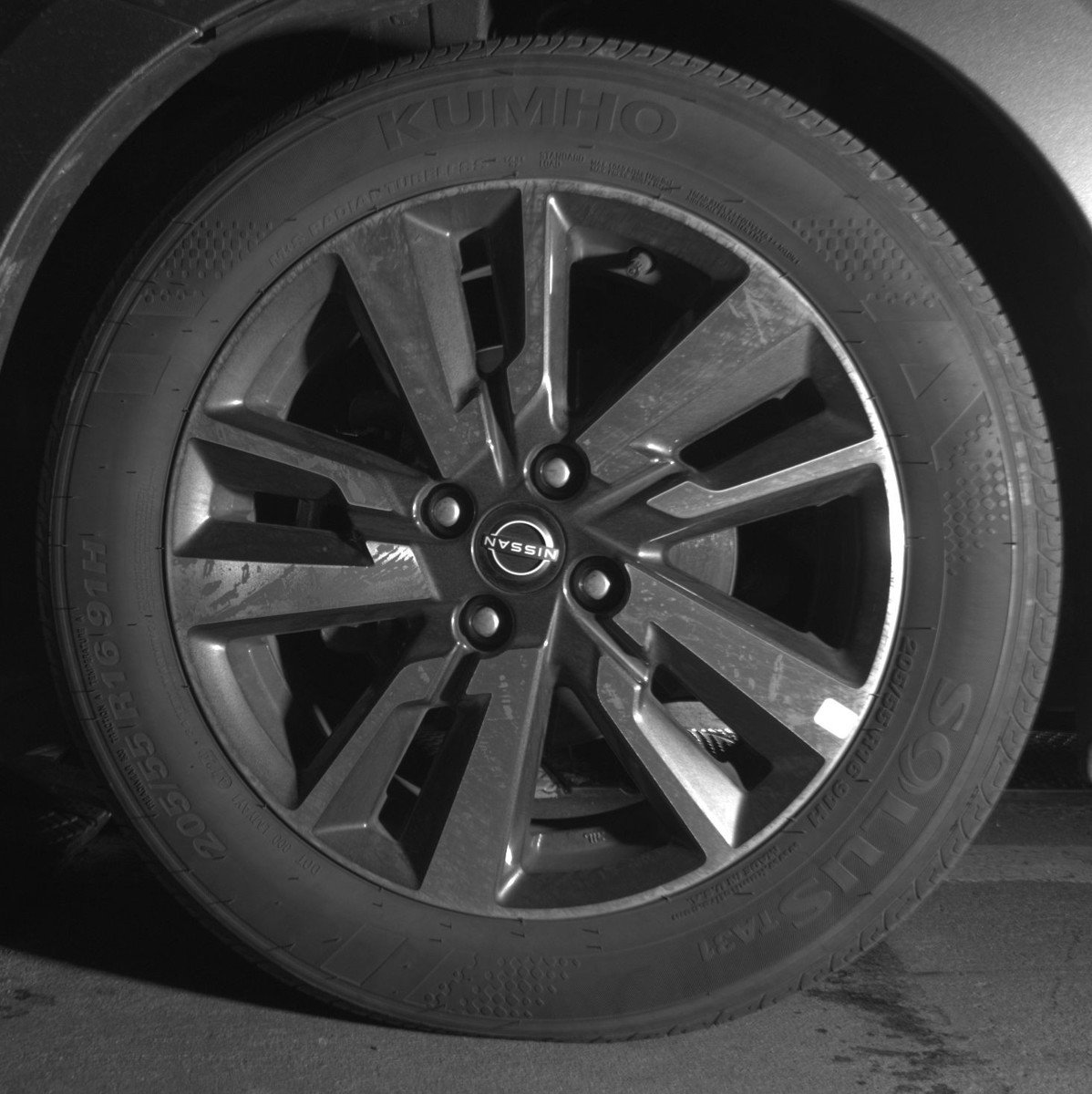 Used 2025 Nissan Versa SV image 12