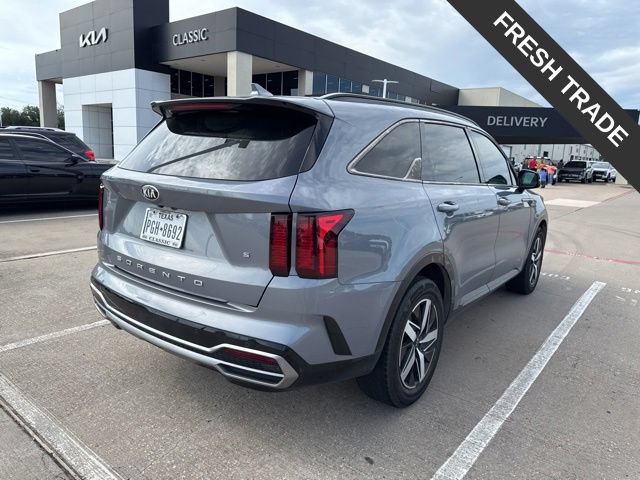 Used 2021 Kia Sorento S FWD image 4