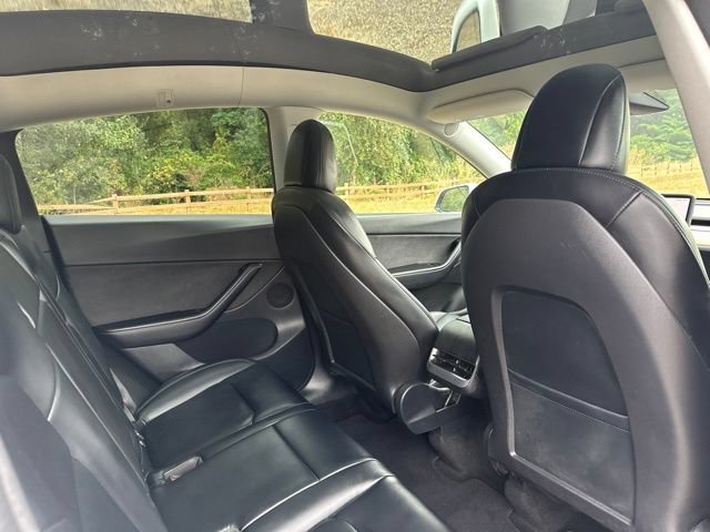 Used 2022 Tesla Model Y Long Range AWD/4WD image 21