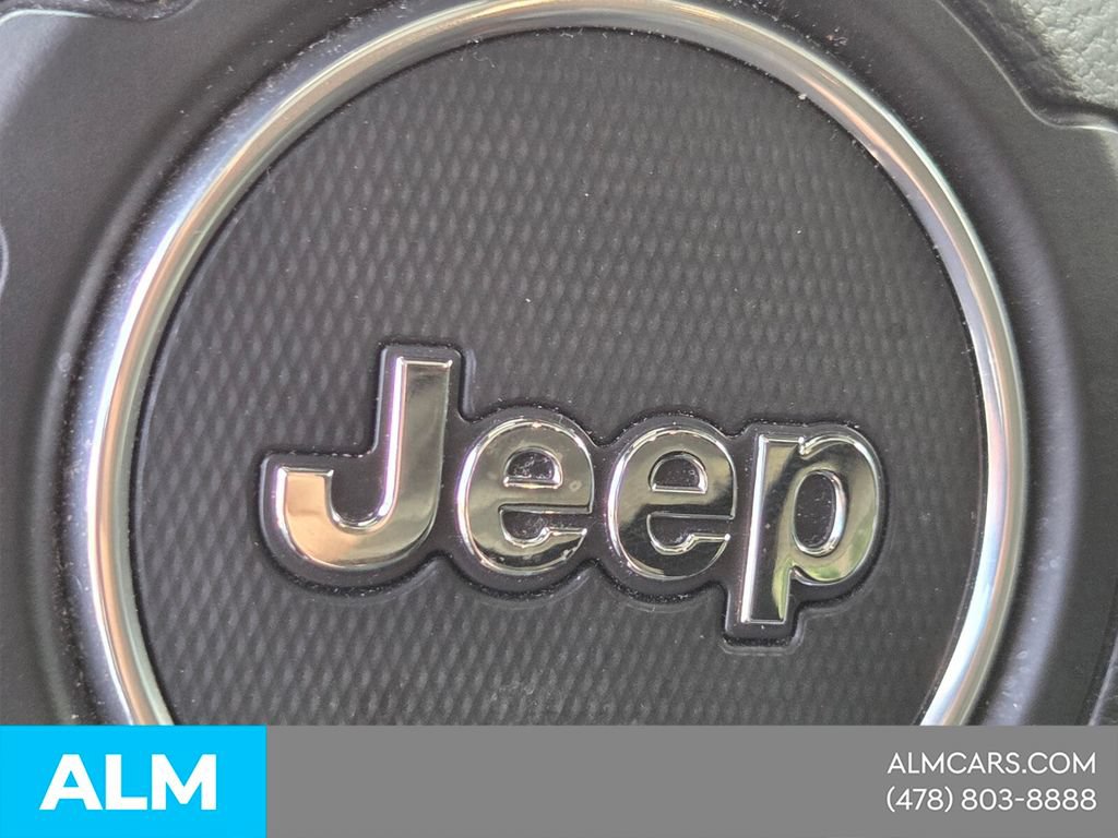 Used 2025 Jeep Wrangler Unlimited Sahara AWD/4WD image 31