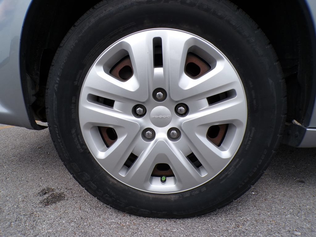 Used 2018 Dodge Grand Caravan SE w/ UConnect Hands-Free Group FWD image 24