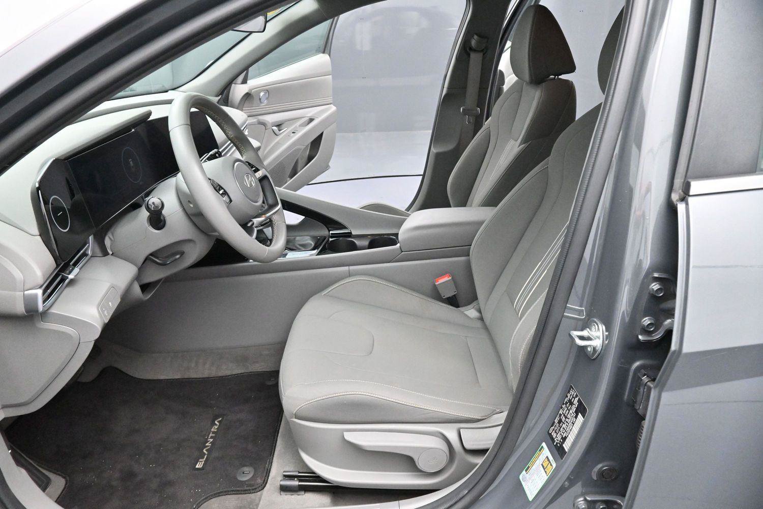 Used 2024 Hyundai Elantra SEL w/ Convenience Package FWD image 12
